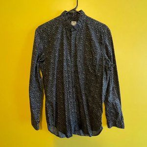 Your Neighbors Black, White, and Blue Ditsy Floral Button Down Shirt Size Small